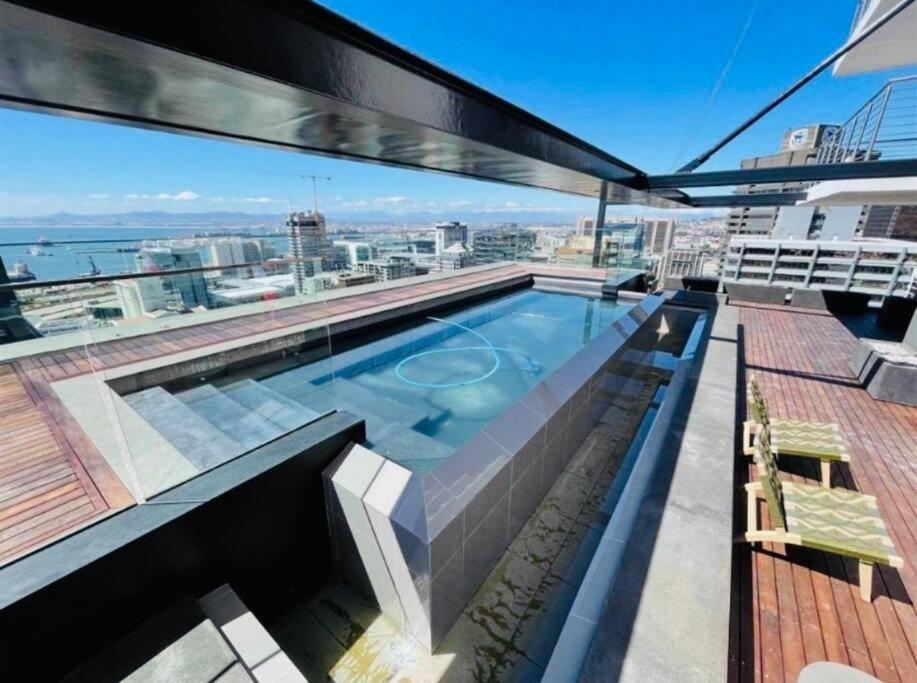 Skyline Views Stylish Studio With Pool, Parking No Load Shedding Кейптаун Экстерьер фото
